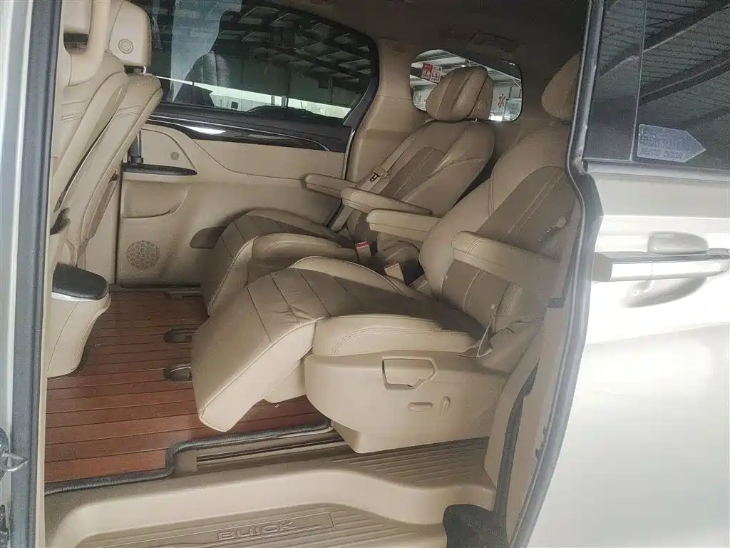 Buick GL8 2017 ES 28T Luxury China V фото 17