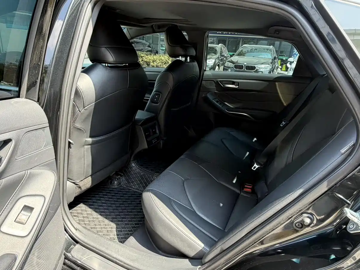 Toyota Avalon 2023 Hybrid 2.5L Luxury Edition фото 10