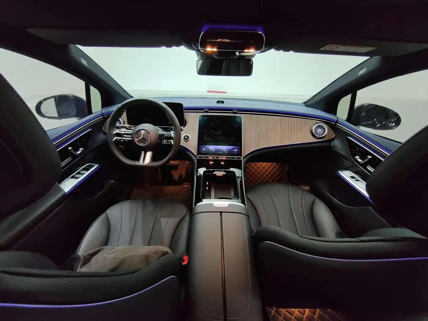 Mercedes-Benz EQE 2022 350 Pioneer Edition фото 17