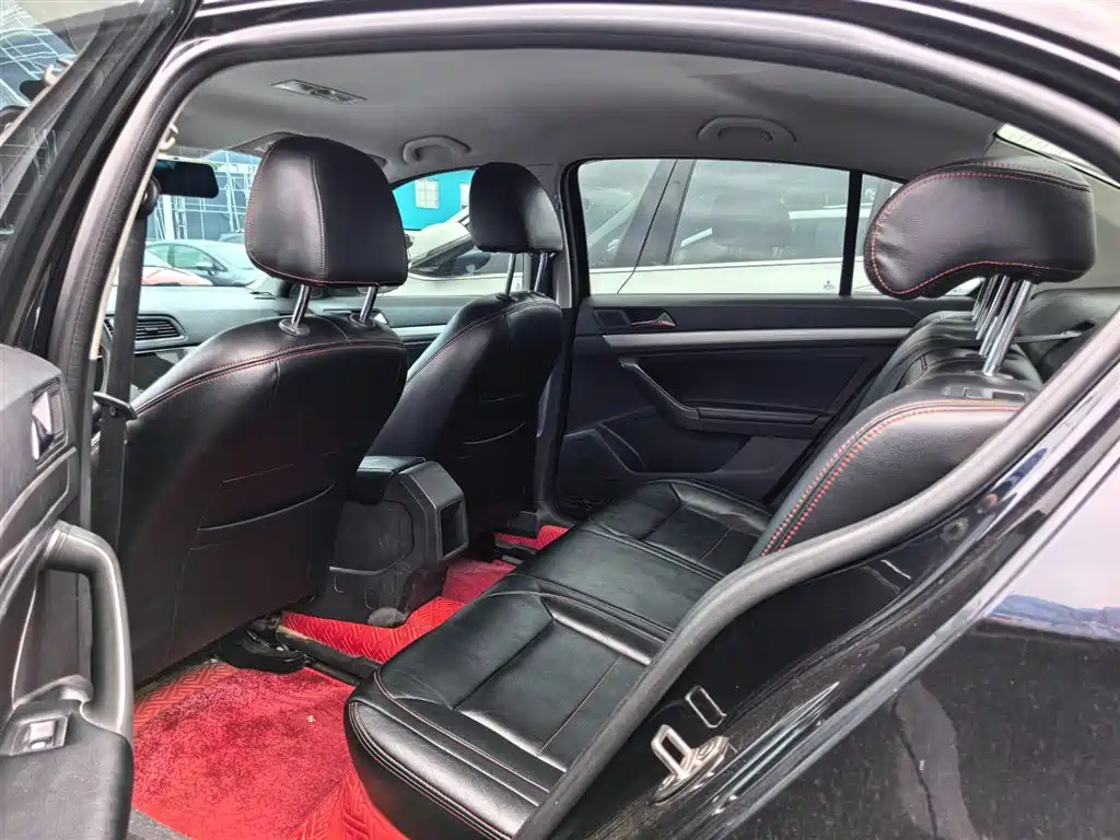 Volkswagen Lavida 2015 1.6L Automatic Trend Edition фото 8