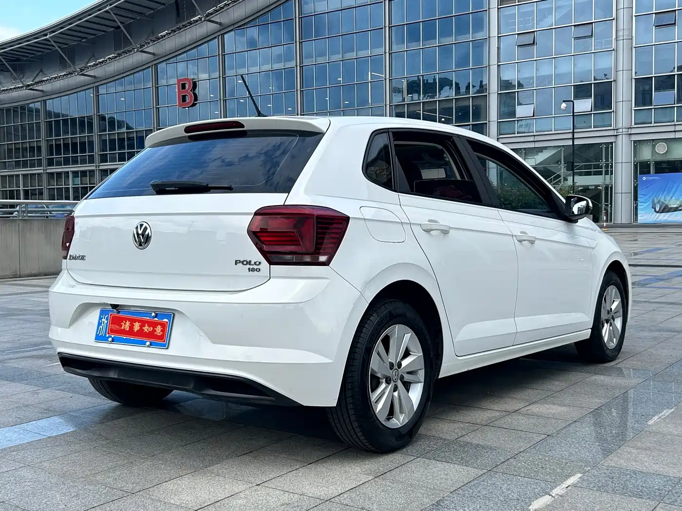Volkswagen Polo 2019 Plus 1.5L Automatic Panorama Enjoyment Edition фото 7