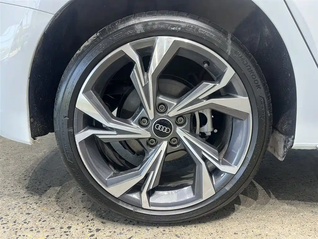 Audi A3 2025 Sportback 35TFSI Flying Premium фото 8