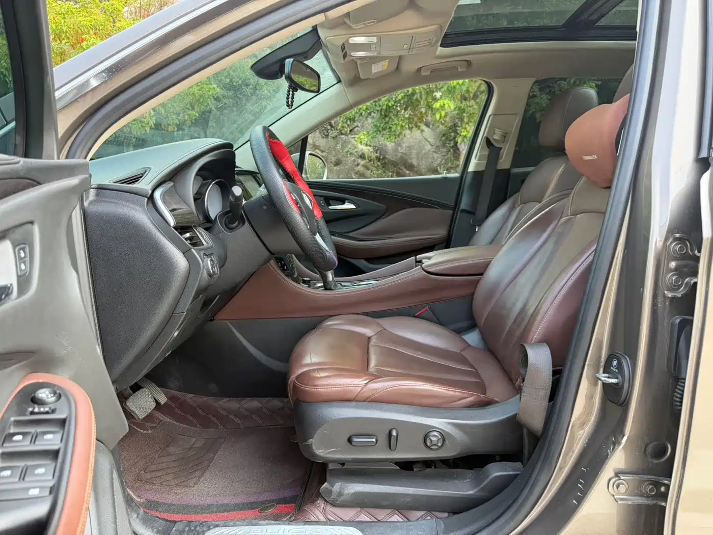 Photo 5 - Buick Envision Plus