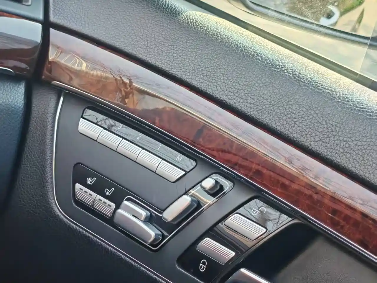 Mercedes-Benz S-Class 2012 S 350 L 4MATIC Grand Edition фото 7