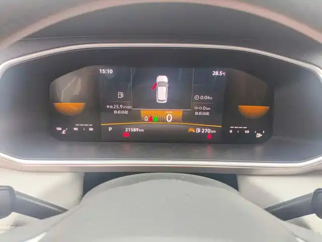 Volkswagen Tharu 2023 300TSI 2WD Bright Moon Edition — фото 4