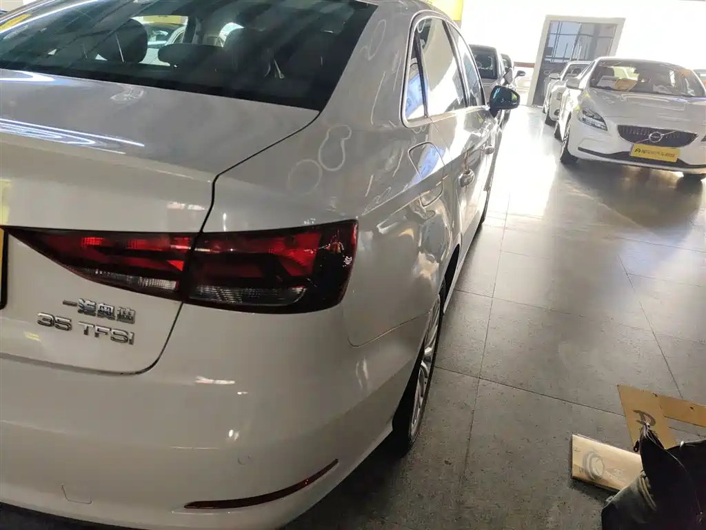 Audi A3 2016 Limousine 35 TFSI Progressive фото 8