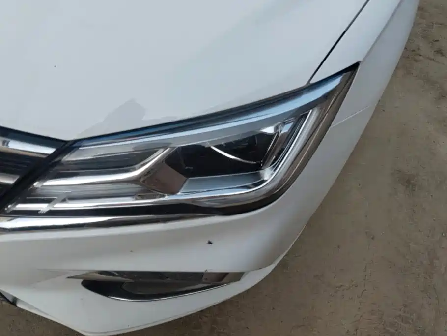 Фото 5 - Roewe i5