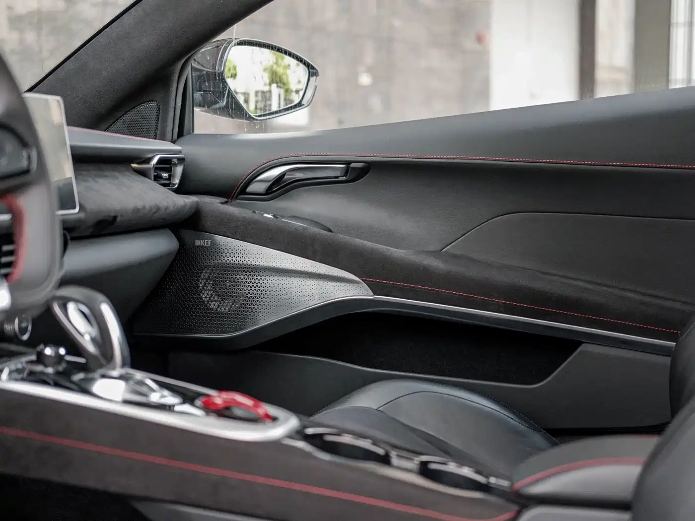 Lotus Cars EMIRA 2021 2.0T DCT First Edition фото 12