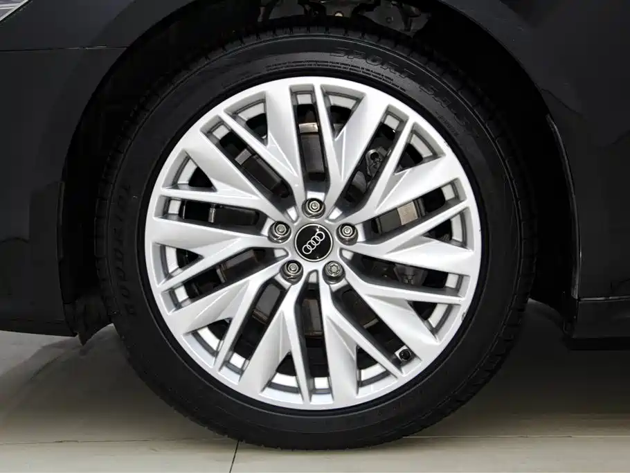 Audi A7L 2024 45TFSI S-line Dream Edition Crystal Package фото 12