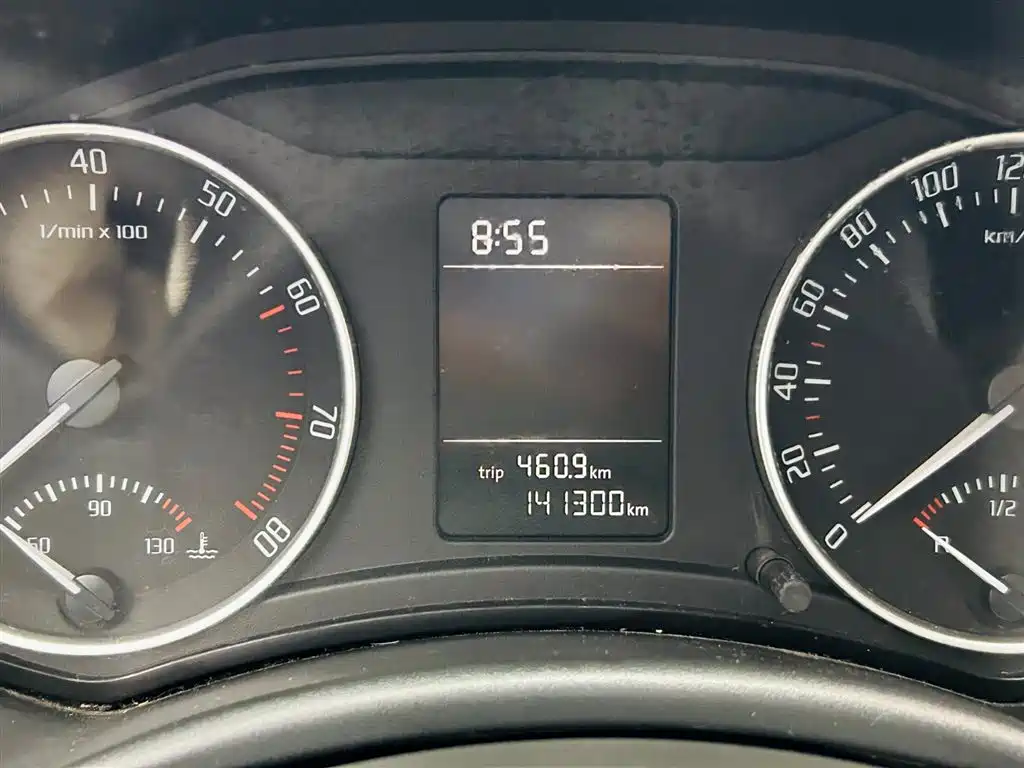 Škoda Octavia 2012 1.6L Auto Yijun Edition фото 16