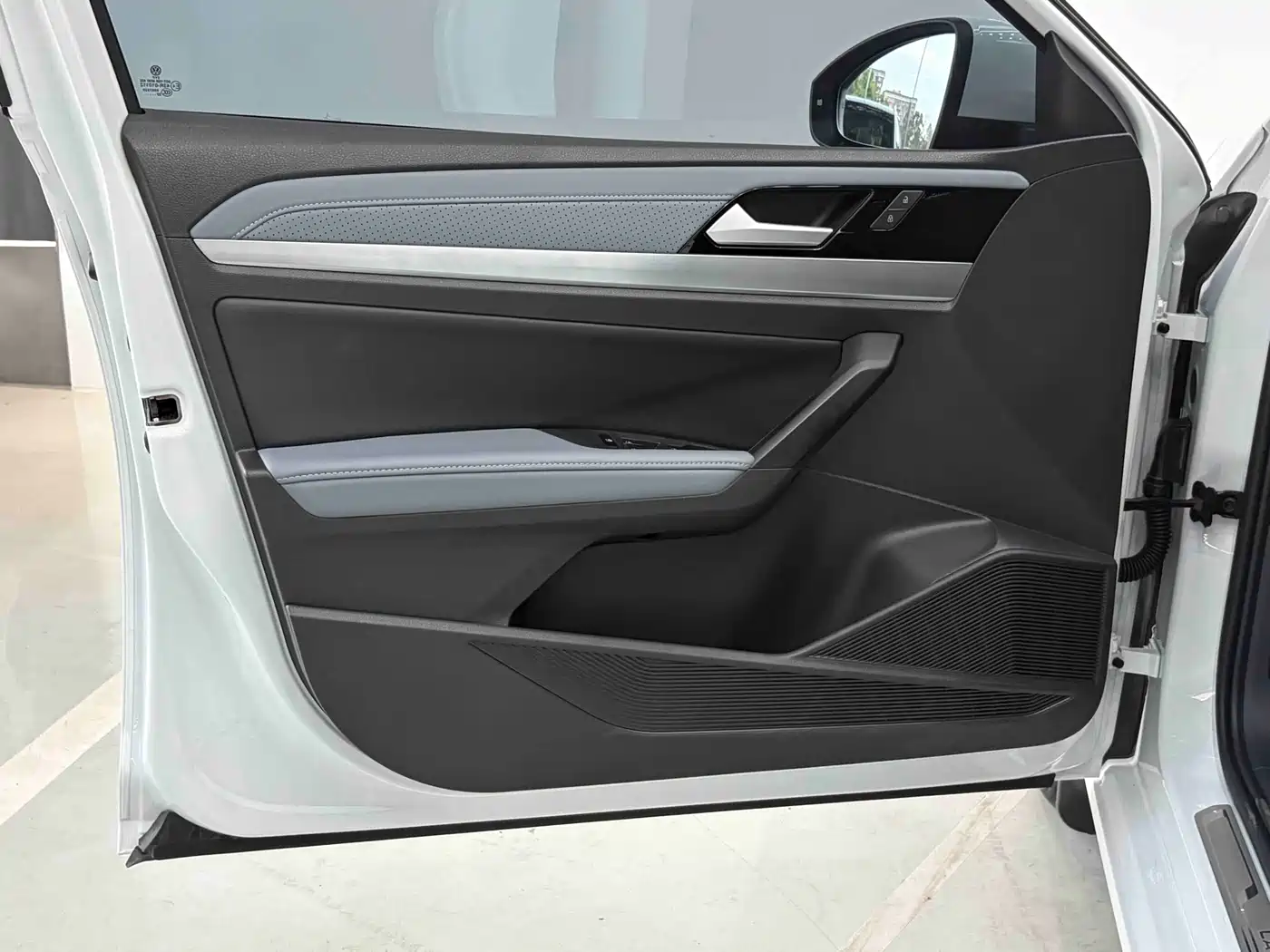 Volkswagen Lavida 2023 1.5L Automatic Starlight 5 Million Edition фото 27