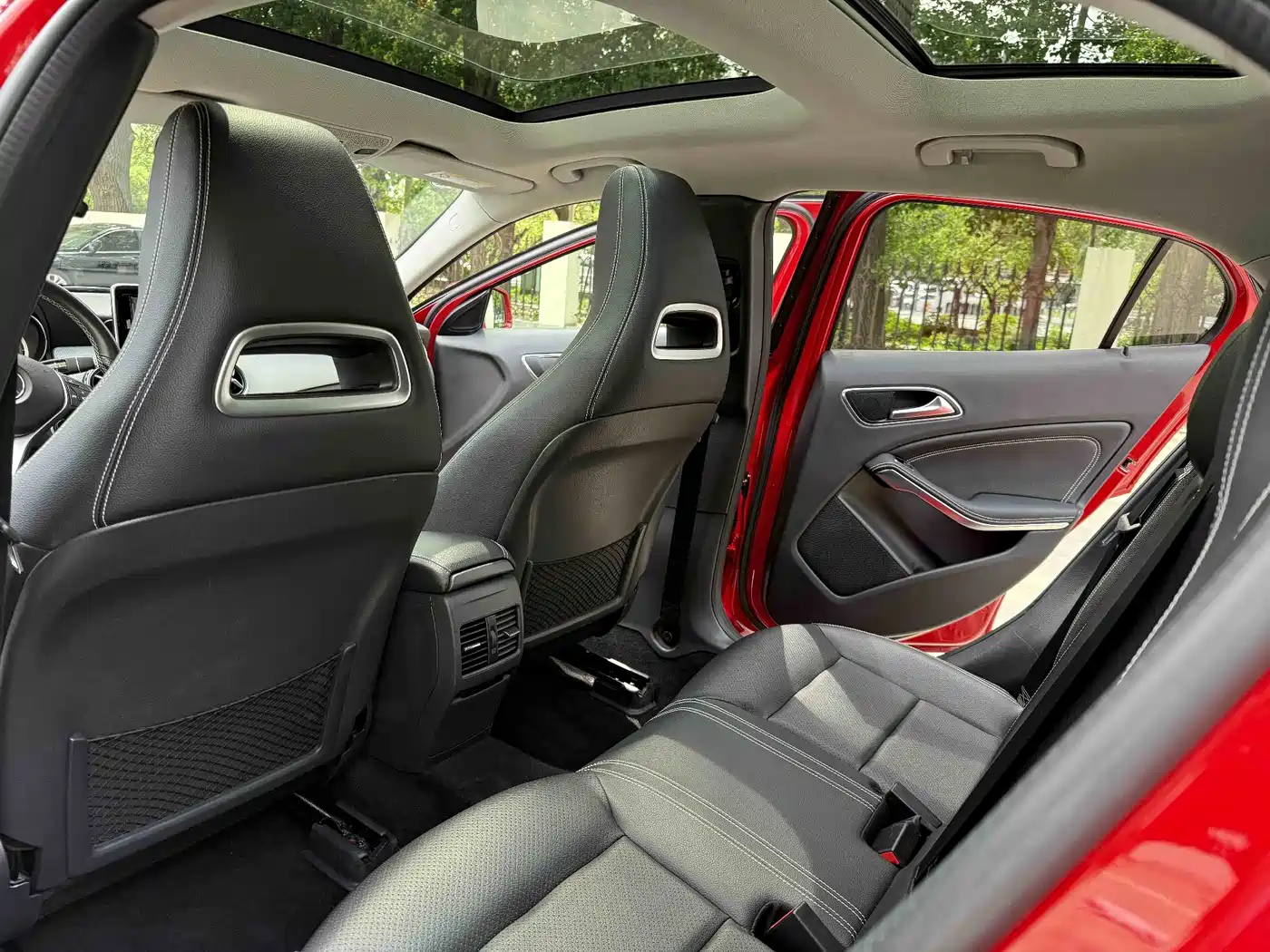 Mercedes-Benz GLA 2015 GLA 200 Dynamic фото 18