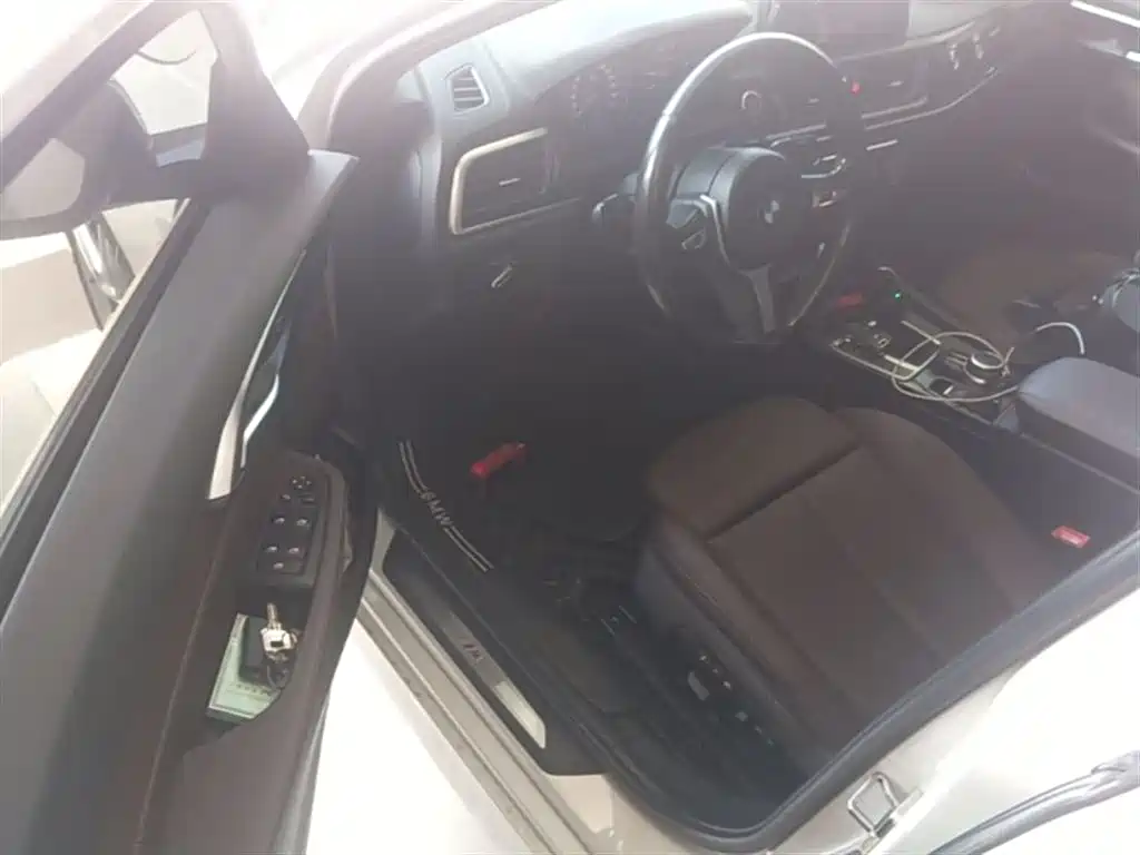 BMW 1 Series 2019 118i M Sport Package фото 16