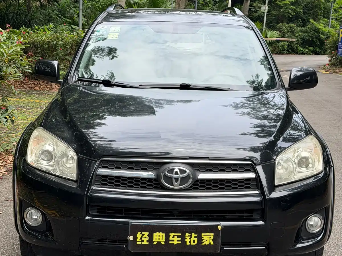 Toyota RAV4 Rongfang 2010 Model 2.0L Manual Luxury Upgrade Edition фото 4