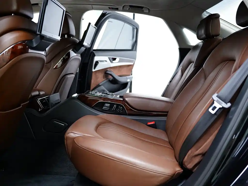 Audi A8 2013 A8L 6.3 FSI W12 quattro Flagship фото 37