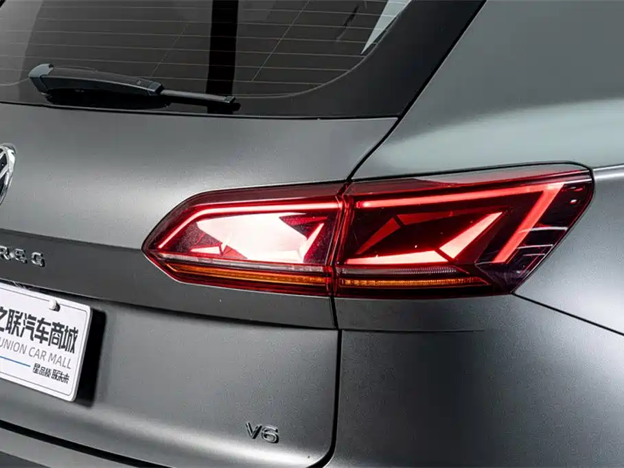 Volkswagen Touareg 2024 2023 3.0TSI R-Line Volcano Rock Paint Sport