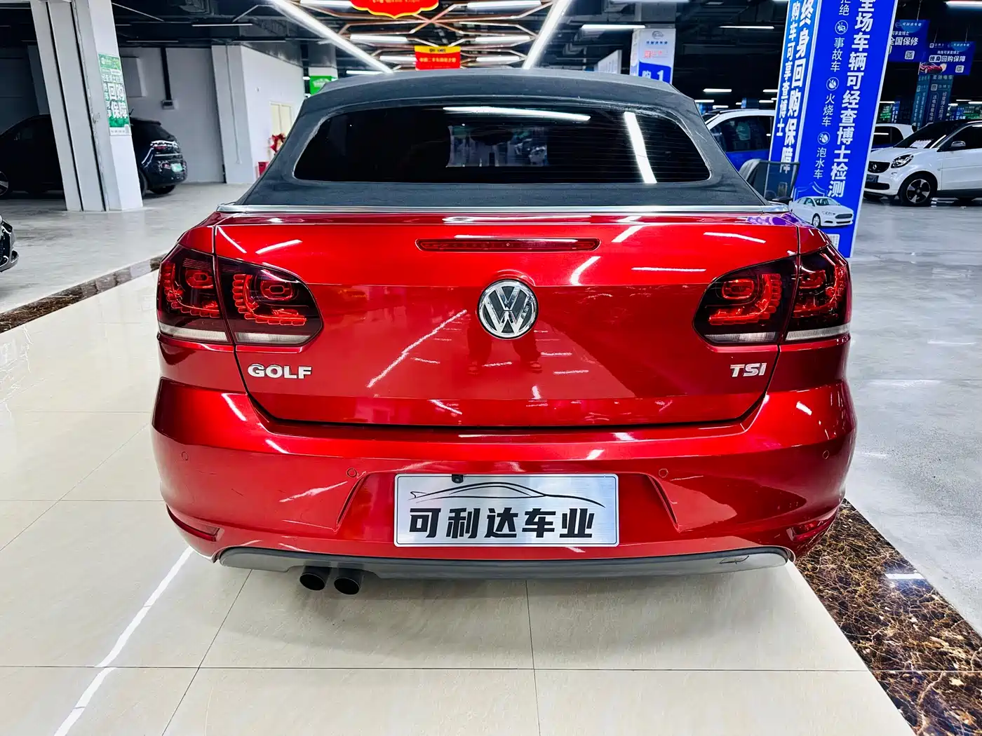 Volkswagen Golf (Import) 2012 1.4TSI Luxury Convertible Edition фото 38