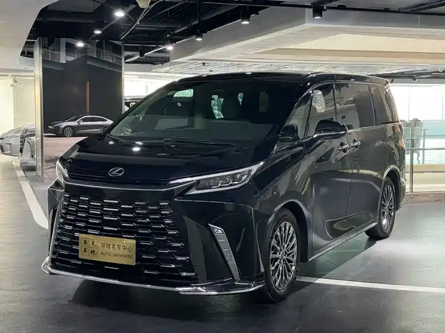 Lexus LM 2023 500h 6-Seater Prestige Edition