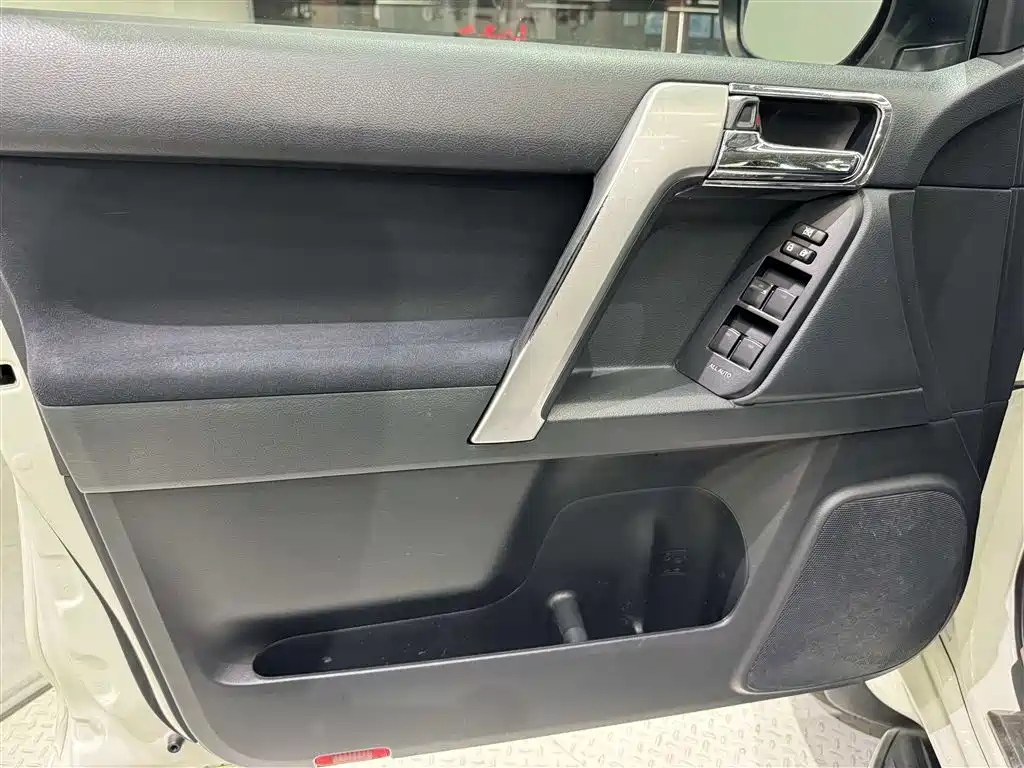 Toyota Prado 2015 2016 2.7L Auto Standard Edition