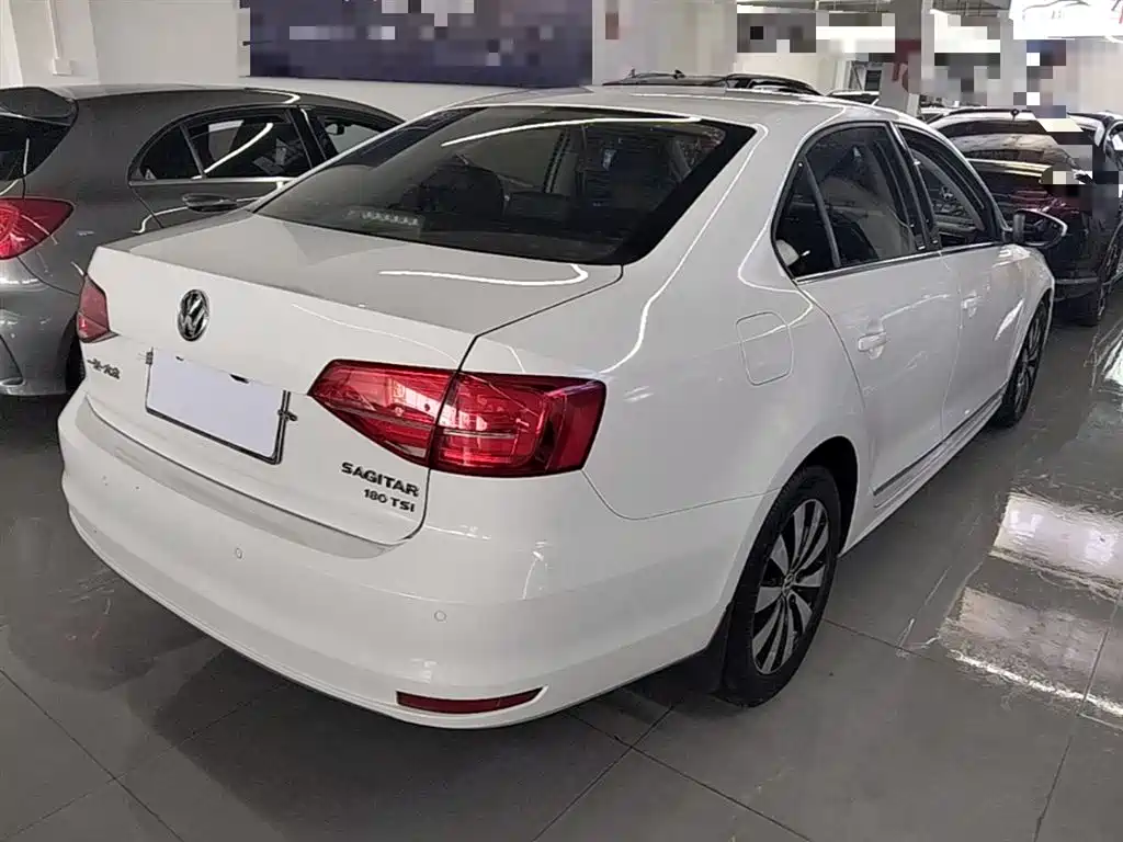 Volkswagen Sagitar 2018 180TSI DSG Premium Edition фото 7