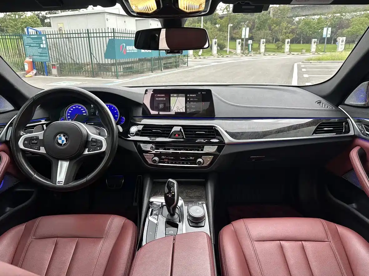 BMW 5 Series 2018 Facelift 530Li Leading M Sport Package фото 9