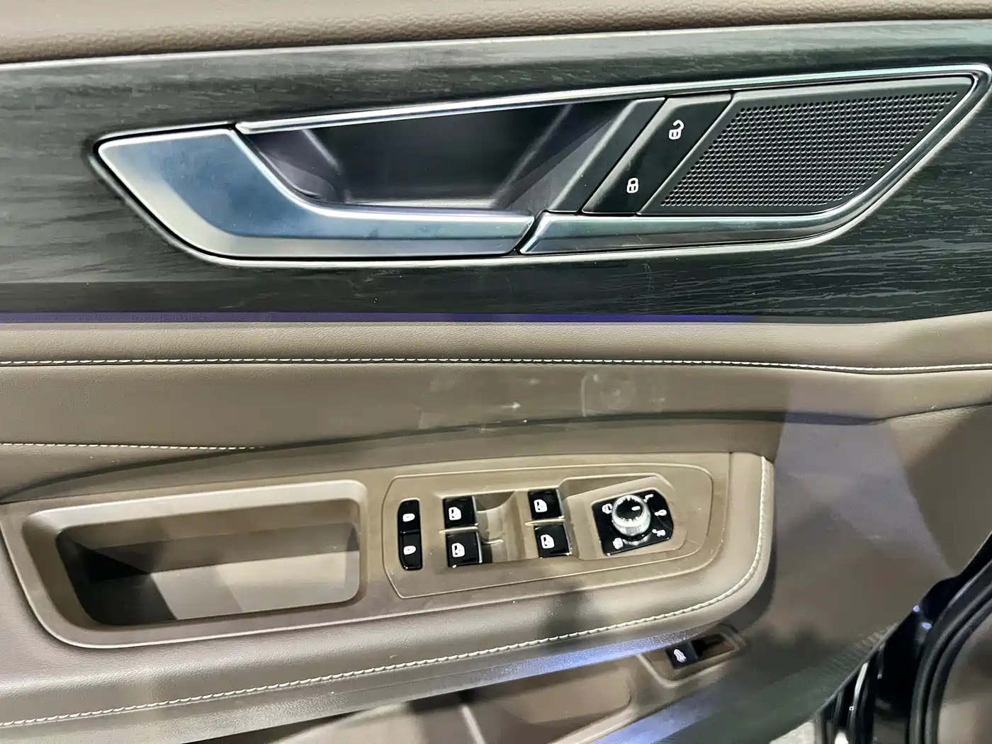 Volkswagen Viloran 2024 380TSI Executive Edition фото 25