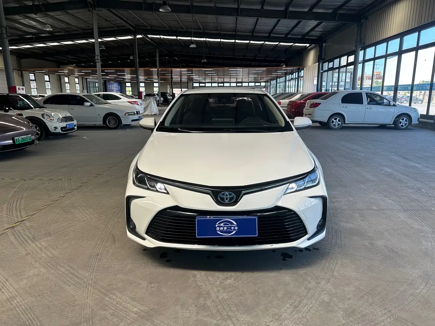 Фото 2 - Toyota Corolla