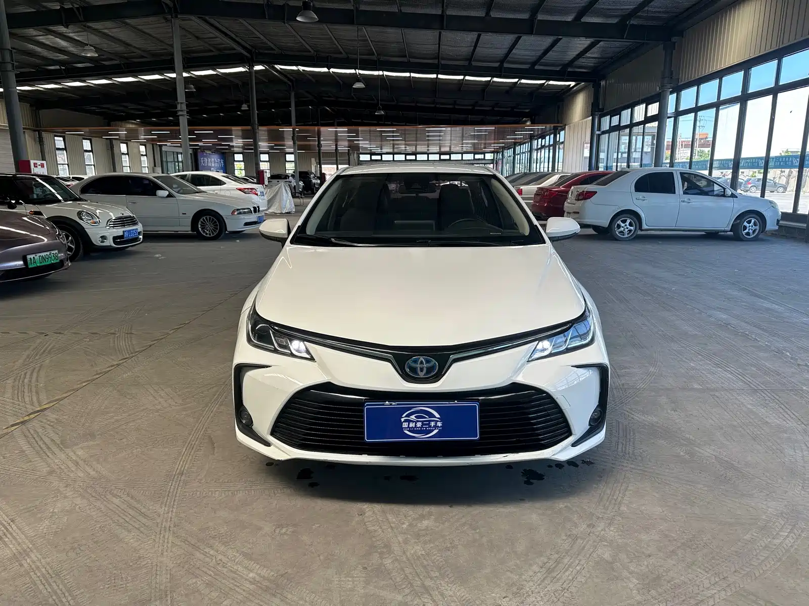 Фото 2 - Toyota Corolla