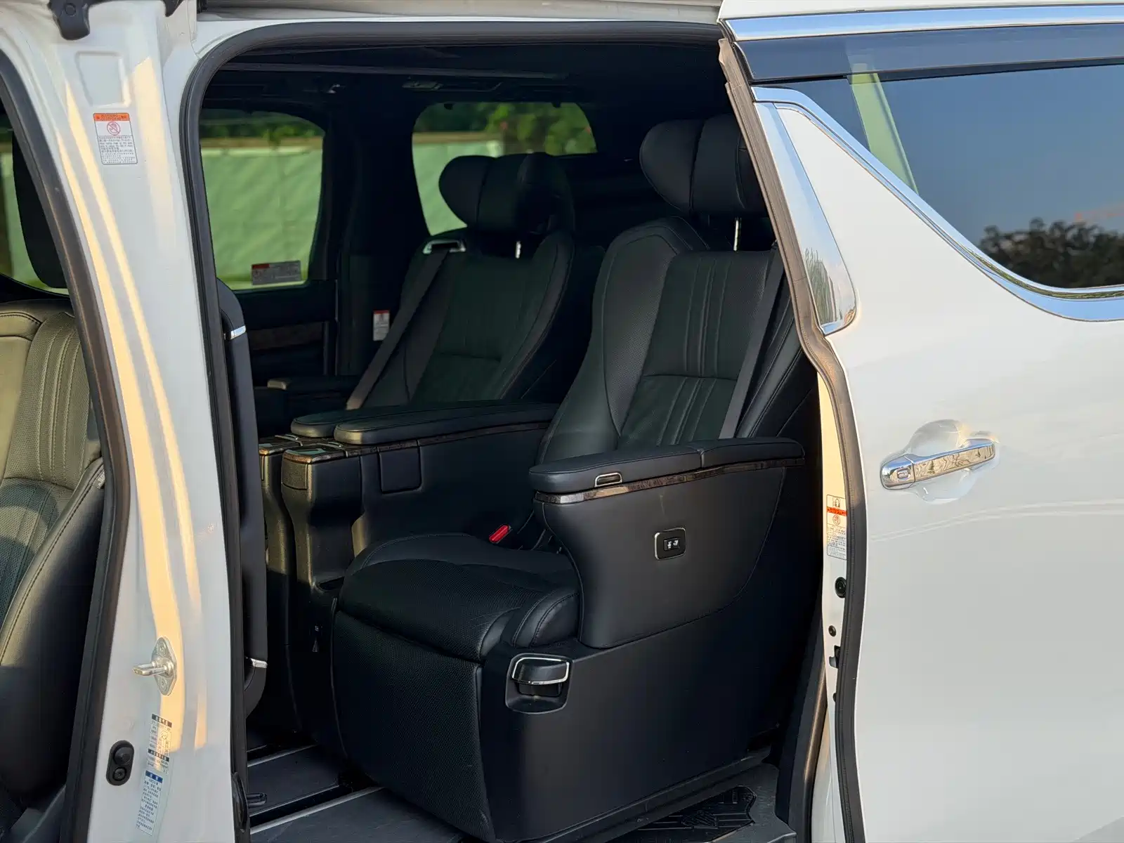 Фото 11 - Toyota Vellfire