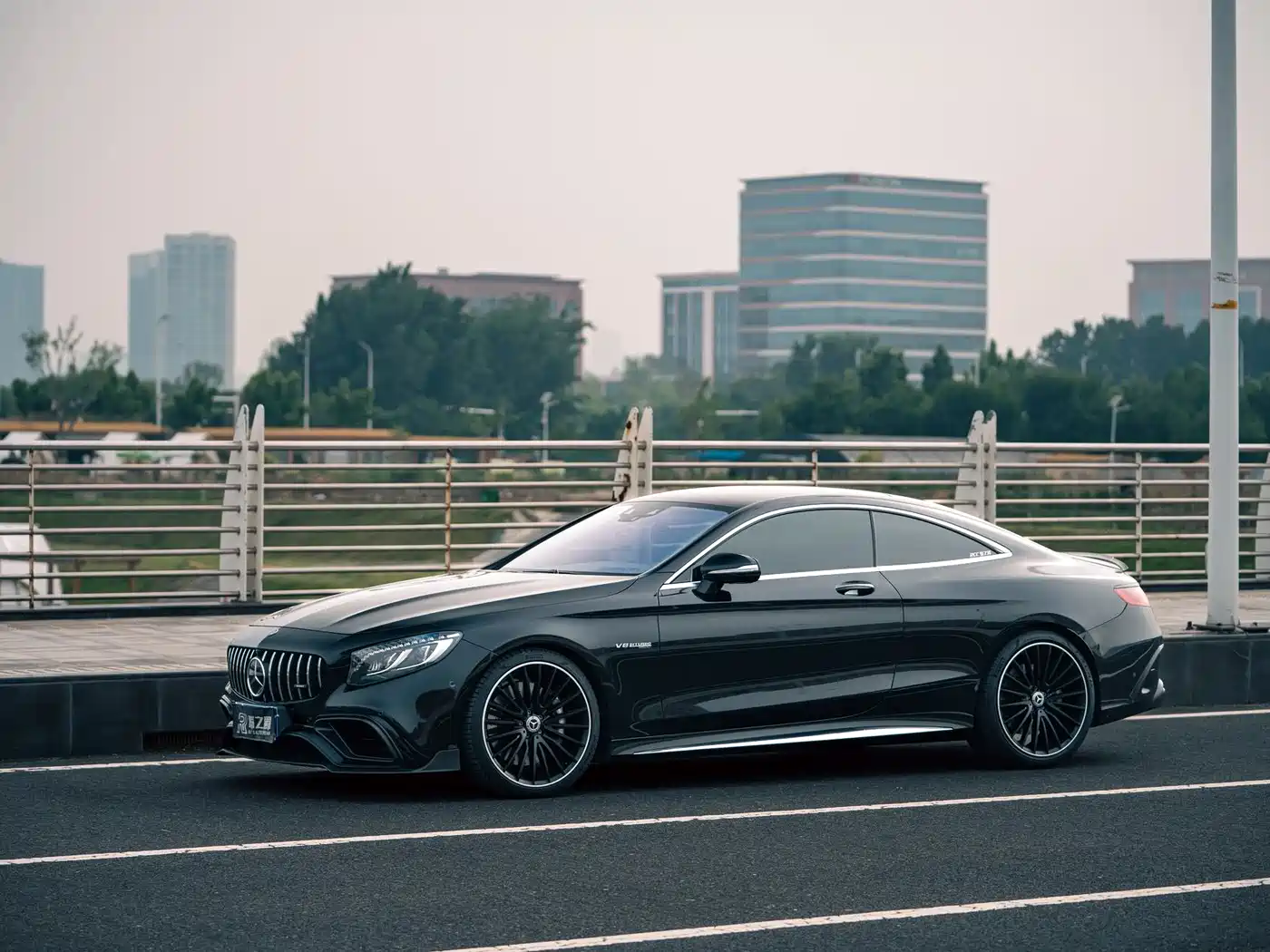 Mercedes-Benz S-Class AMG 2018 AMG S 63 4MATIC+ Coupe фото 5