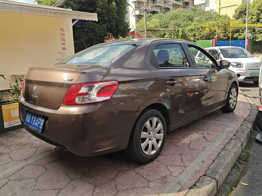 Peugeot 301 2014 1.6L Manual Comfort Edition фото 3