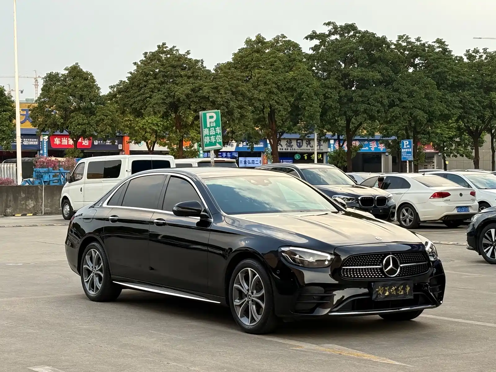 Фото 3 - Mercedes-Benz E-Class