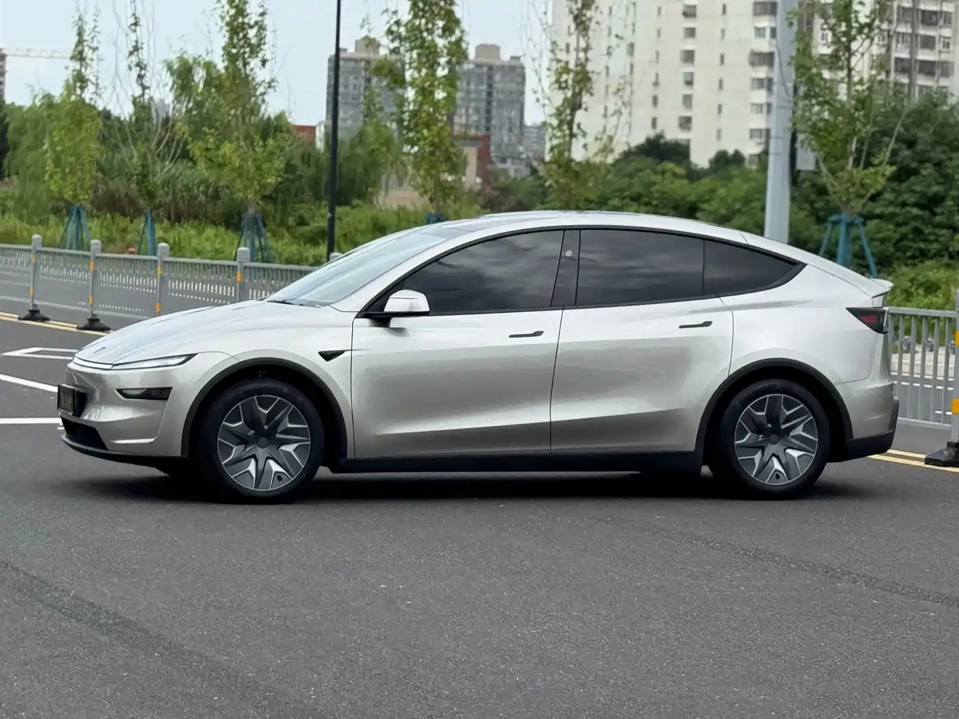 Tesla Model Y L 2025 2025 Facelift Long Range AWD