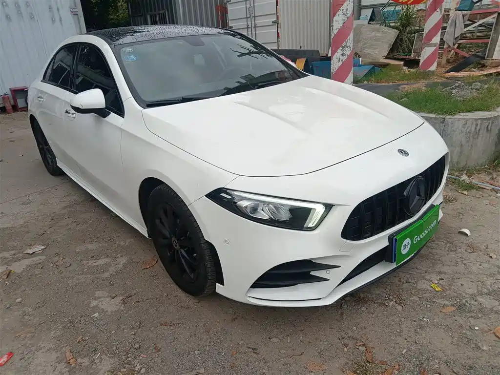 Mercedes-Benz A-Class 2019 A 200 L Sport Sedan фото 4