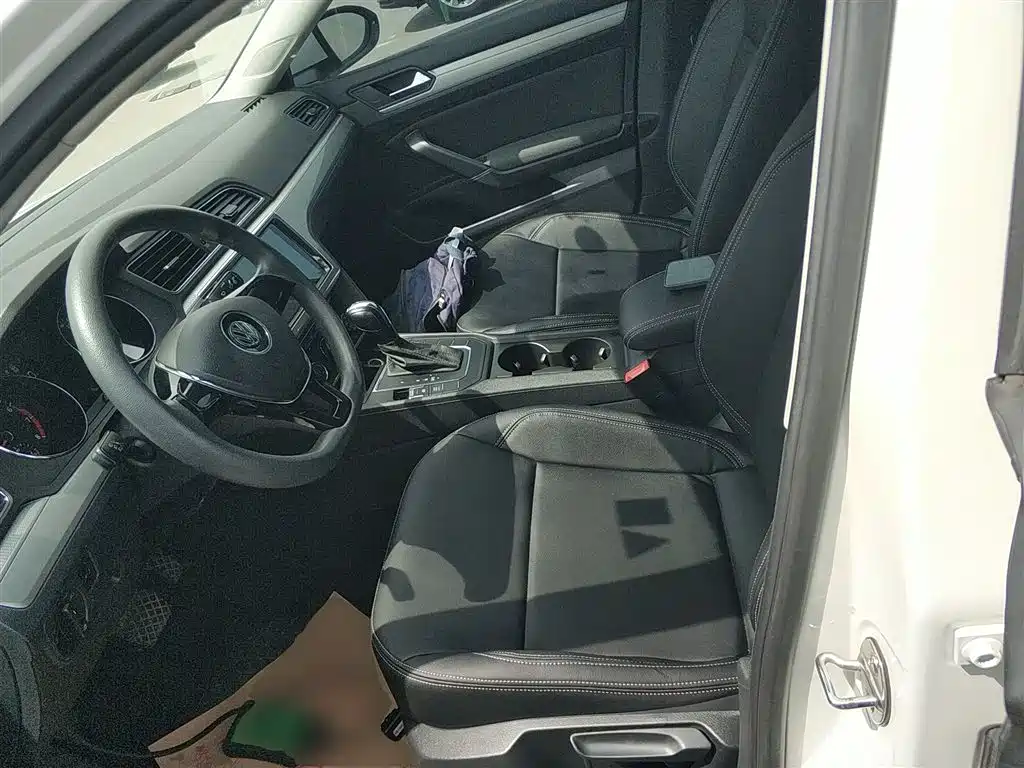 Volkswagen Lamando 2015 230TSI DSG Style фото 15