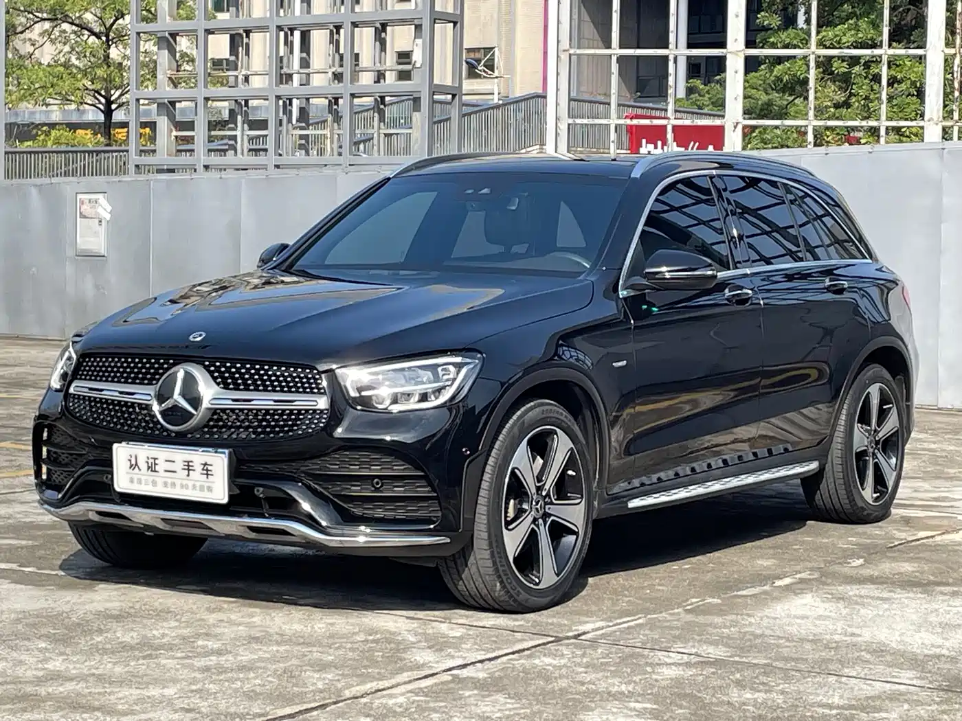 MERCEDES-BENZ GLC