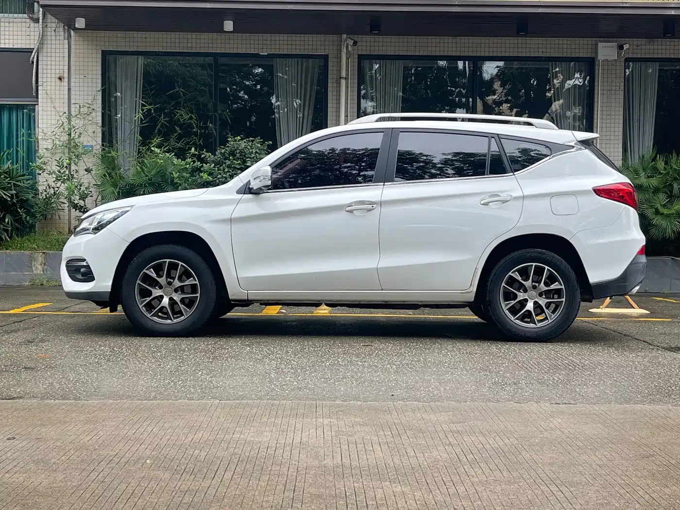 BYD Song 2018 2018 1.5TI Manual Smart Connect Advanced Edition