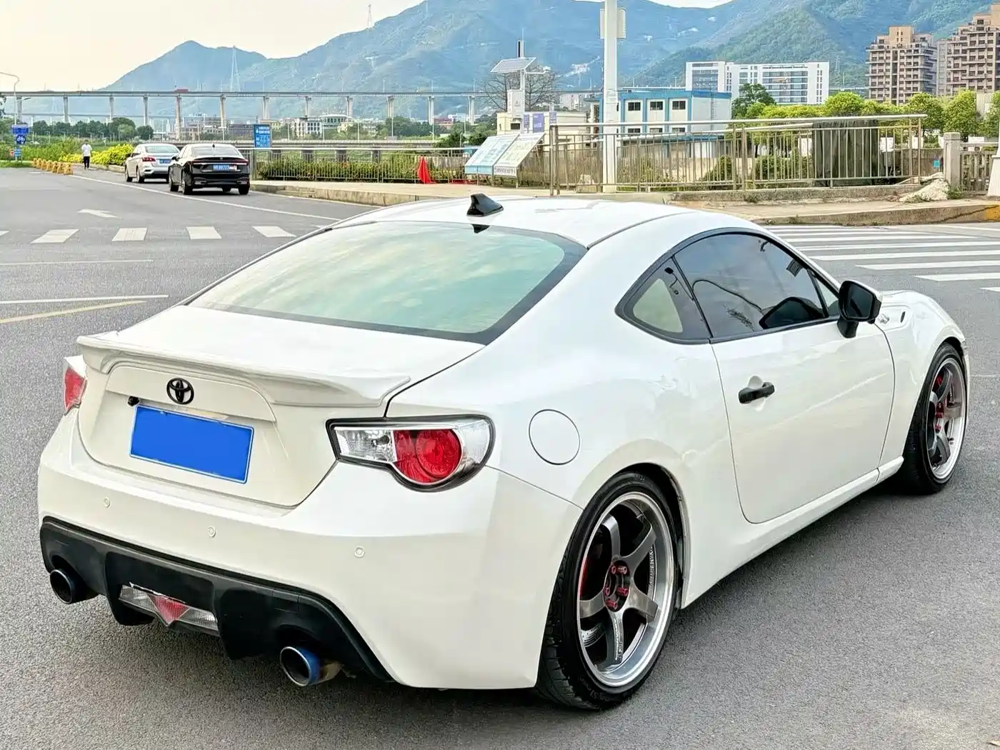 Toyota 86 2013 2.0L Automatic Luxury фото 5