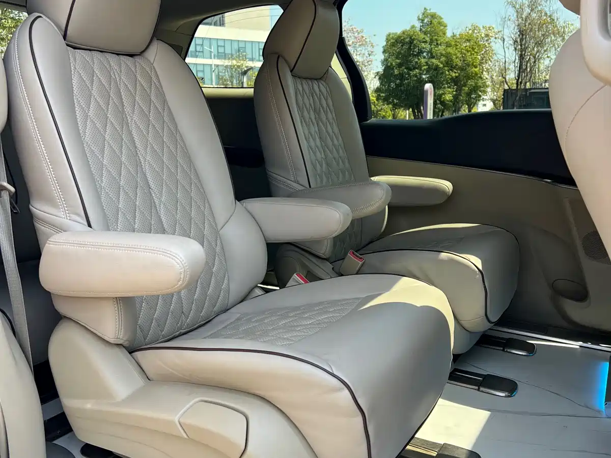 Buick GL8 2018 28T Luxury Model China VI фото 10