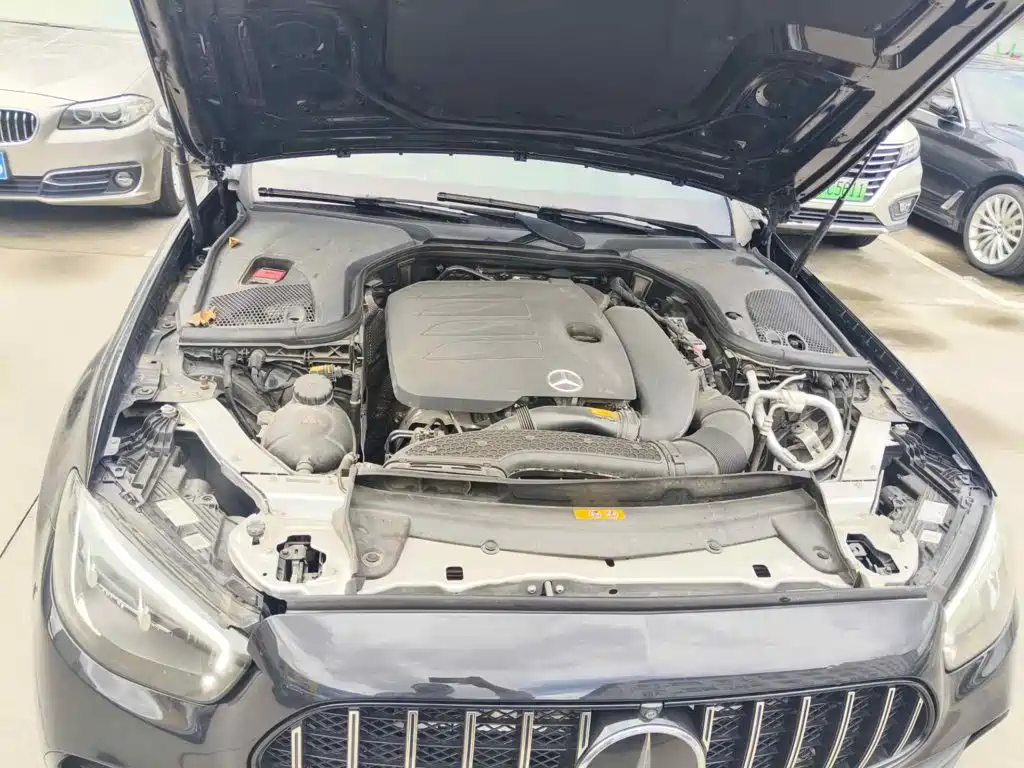 Mercedes-Benz E-Class, миниатюра 3