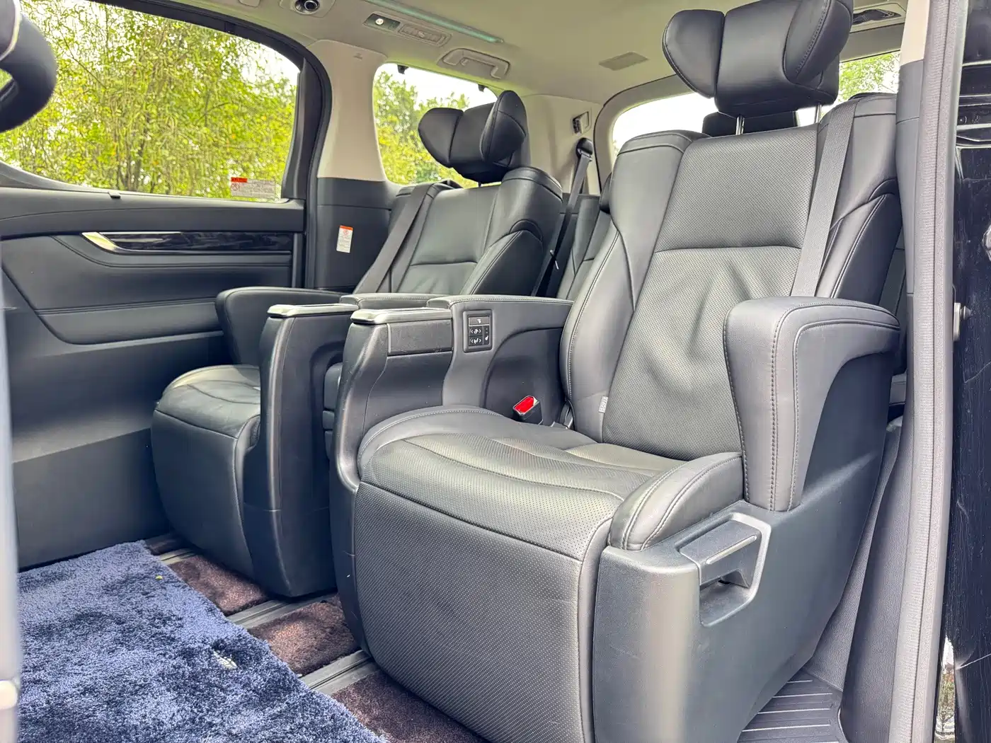 Toyota Vellfire 2021 2020 Twin Engine 2.5L HV Luxury Edition