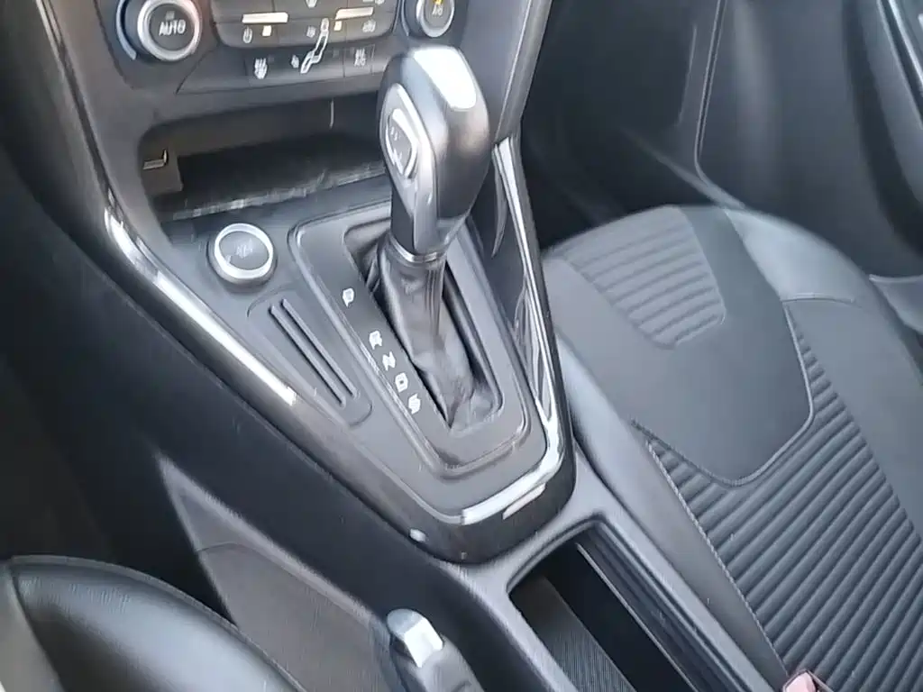 Ford Focus 2018 2017 Hatchback 1.6L Auto Fashion Smart Edition