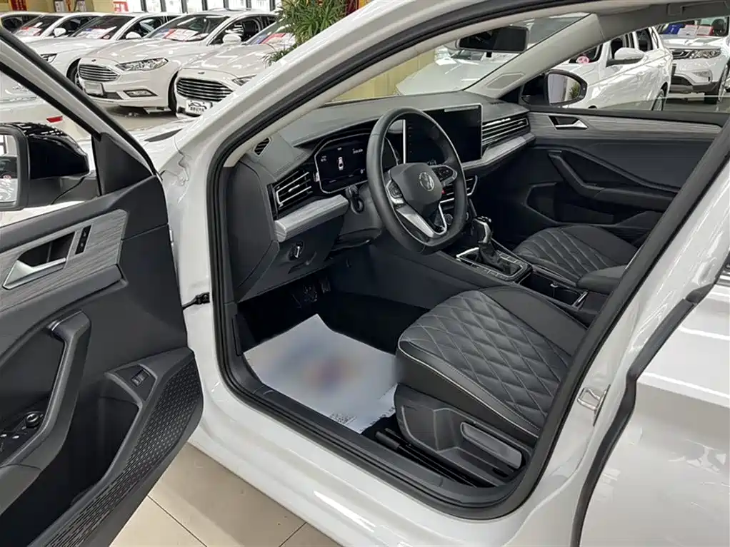 Volkswagen Sagitar 2024 300TSI DSG Surpass Edition фото 17