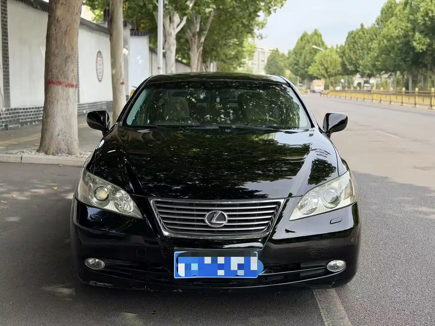 Фото 1 - Lexus ES