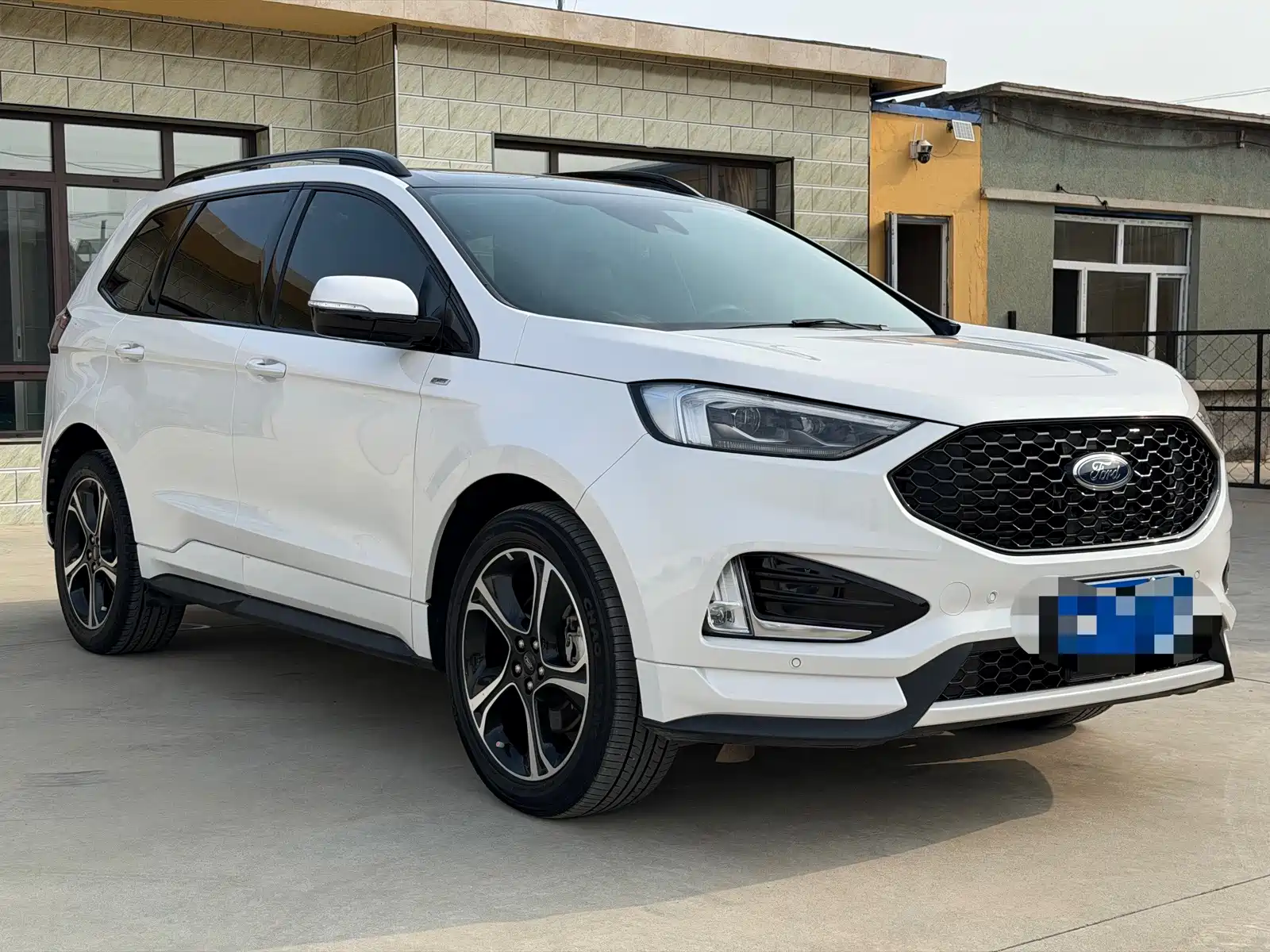 Фото 2 - Ford Edge