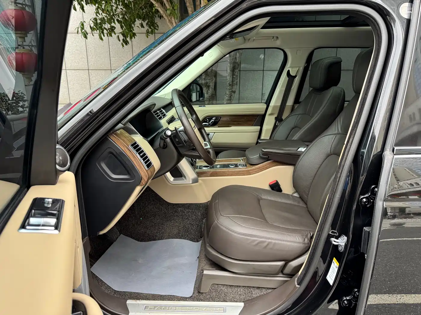 Land Rover Range Rover 2018 3.0 SC V6 Vogue Heritage Extended Edition фото 19