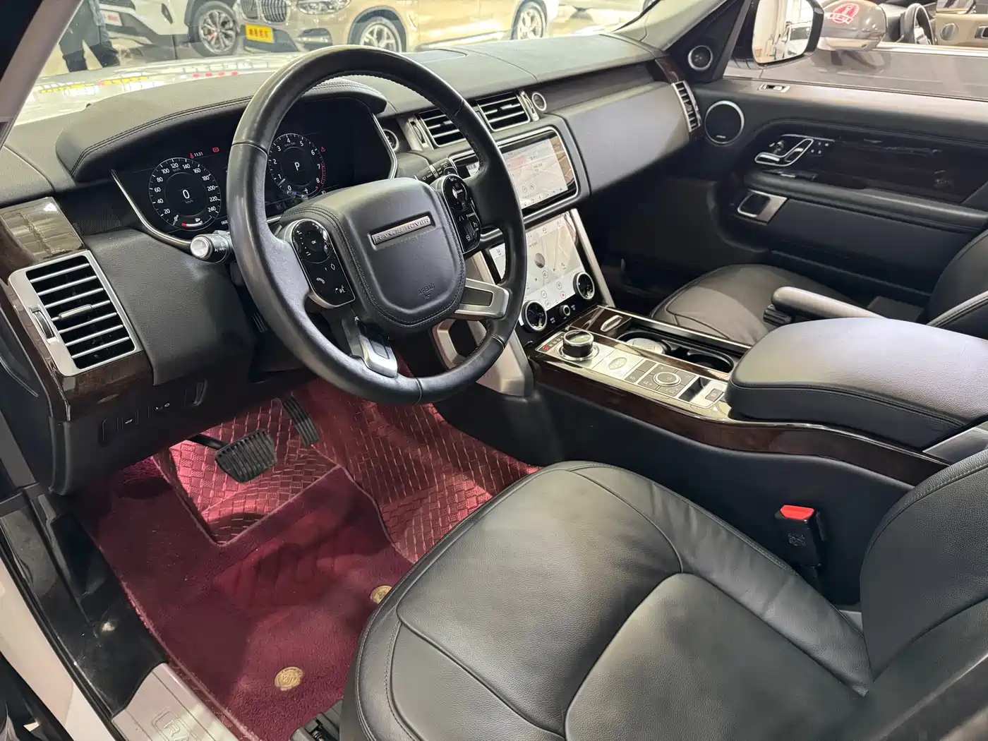 Land Rover Range Rover 2021 3.0 L6 Golden Age Edition фото 7