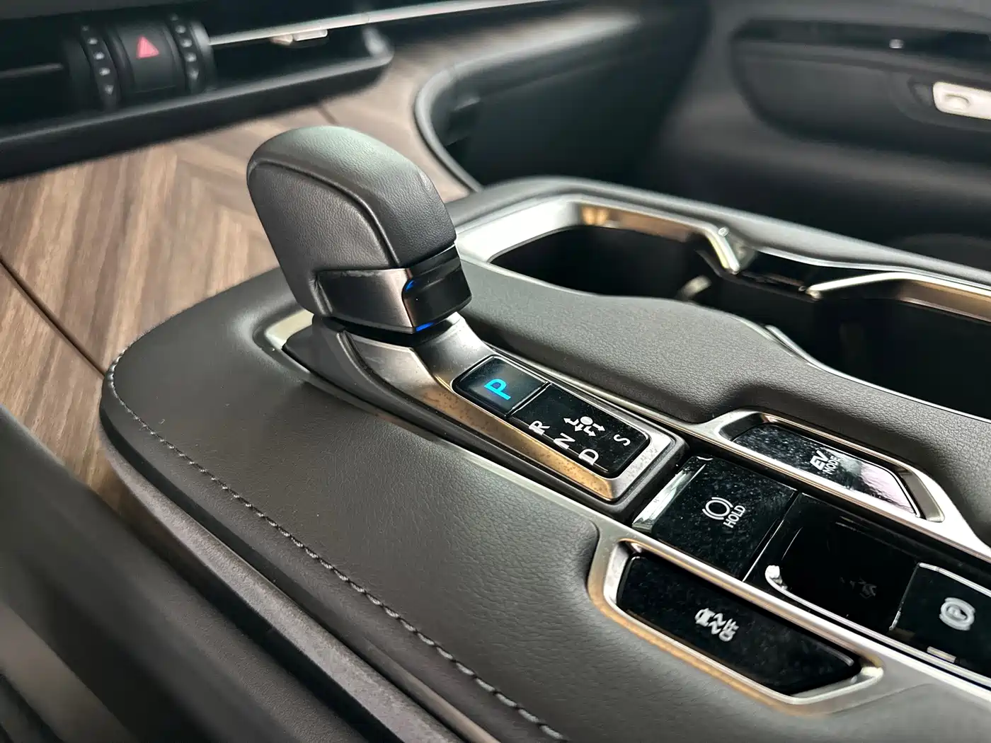 Lexus LM 2024 2023 350h 7-Seater Elegance Edition