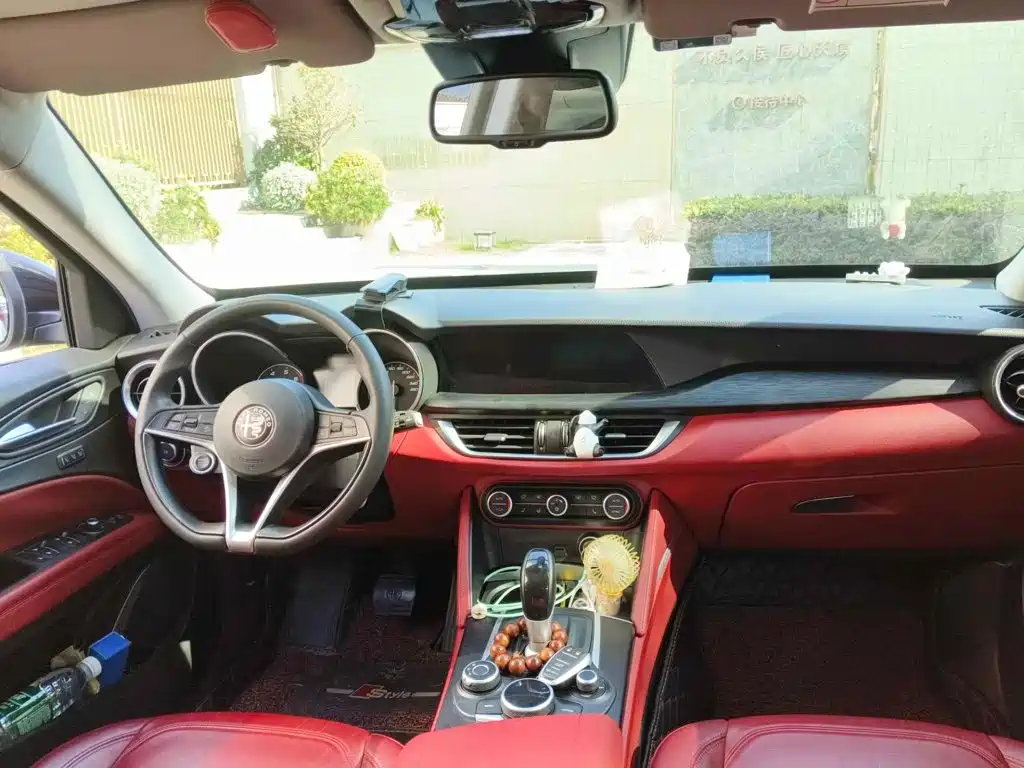 Alfa Romeo Stelvio 2019 2017 2.0T 200HP Elite