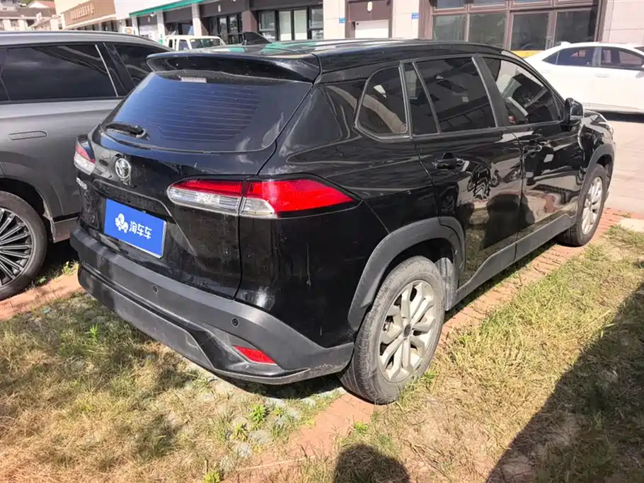 Toyota Frontlander 2023 2.0L CVT Elite Edition фото 3